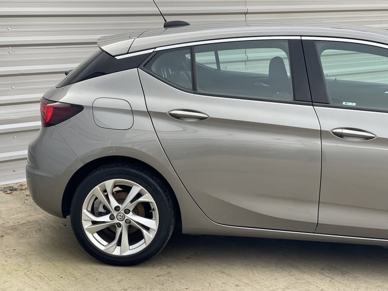 VAUXHALL ASTRA 1.4 i SRi 2017