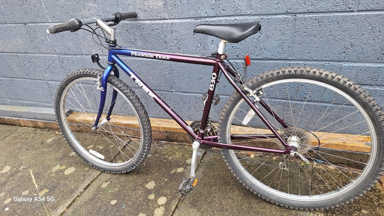 Trek 18 inch Track Masterr 830. Grip shift. 
