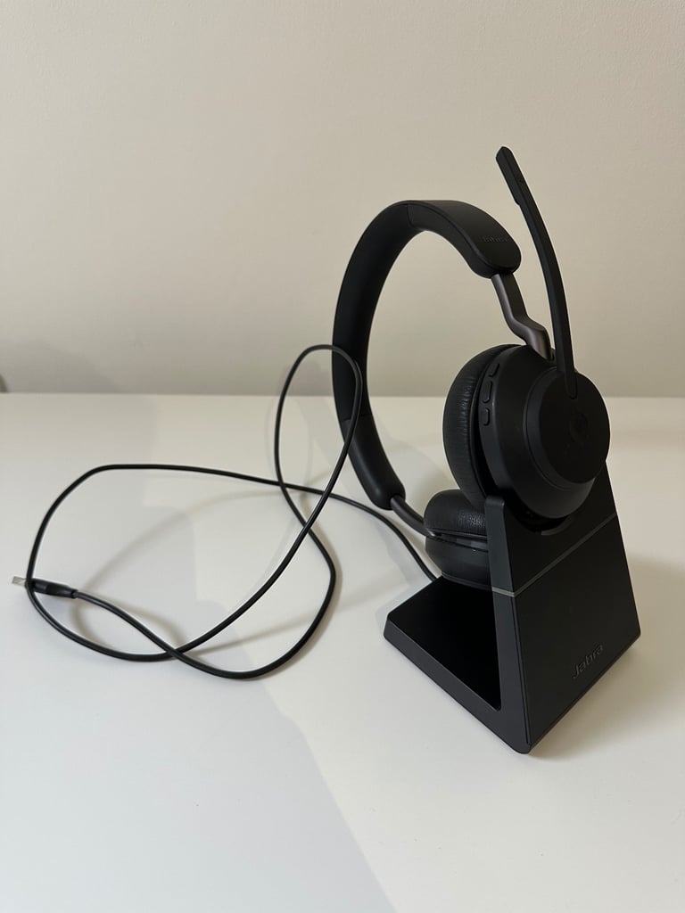Jabra Evolve2 65 wireless Stereo Headset & Deskstand