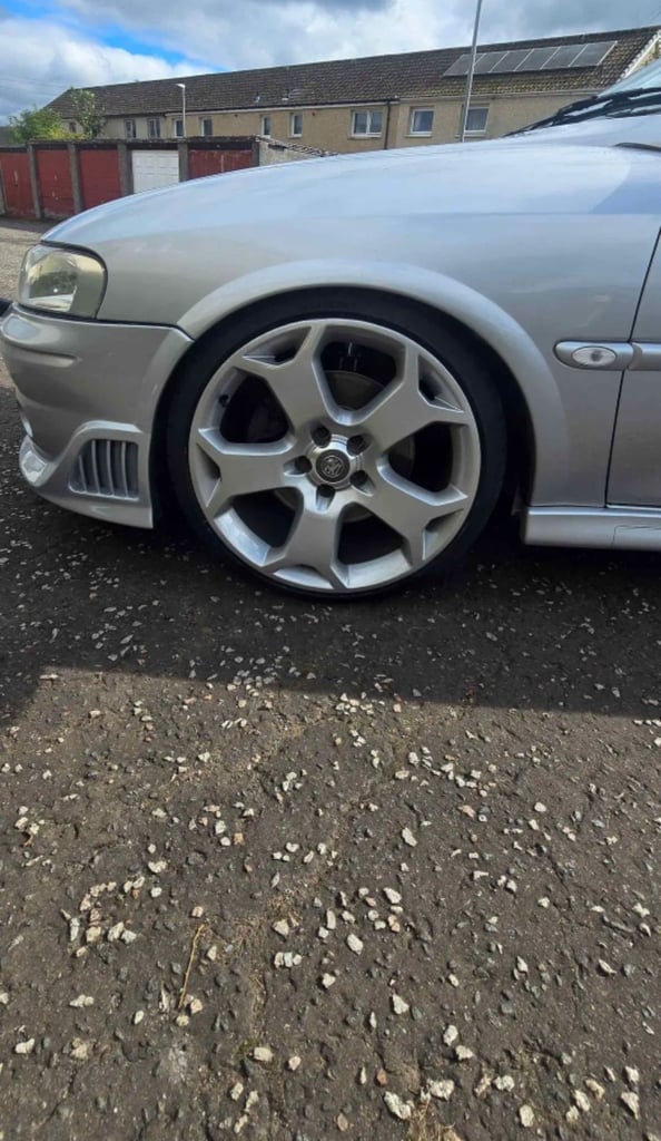 Vauxhall, VECTRA, Saloon, 2002, Manual, 2597 (cc), 4 doors