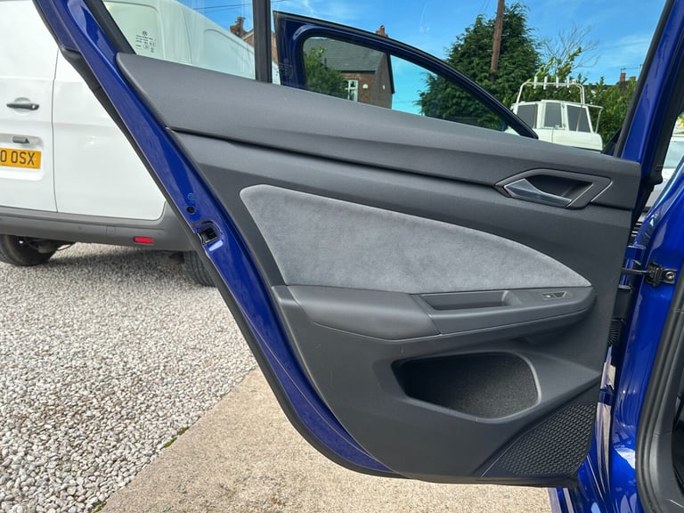 2021 VOLKSWAGEN GOLF MK8 2.0 TSI 320 R 4Motion 5dr DSG