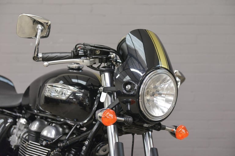 2014 Triumph Thruxton 900 865
