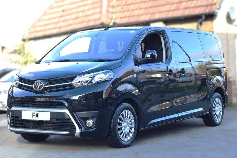 2022 Toyota PROACE CITY Verso 1.5D Shuttle Medium MPV MWB Euro 6 (s/s) 5dr (9 Seat) MPV Diesel Ma...