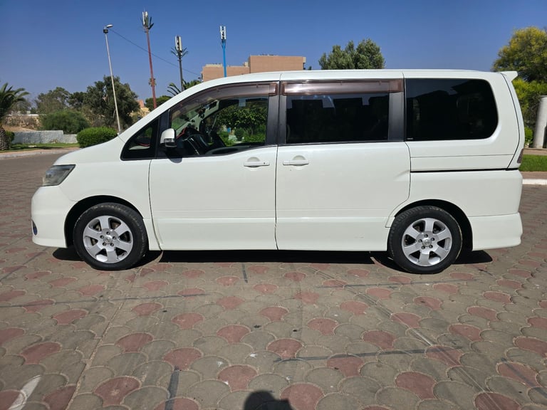 Nissan, 2008, 1990 (cc)