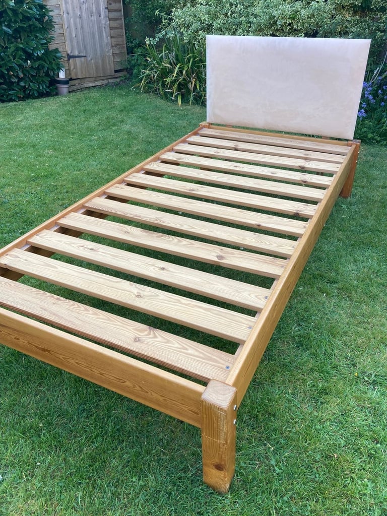 Single Wooden Bed with Dreams Headboard – nice and sturdy