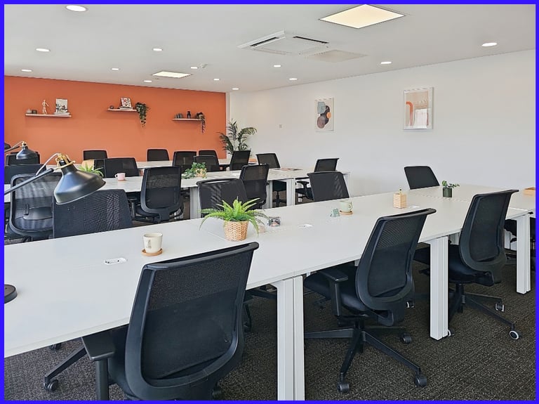 Southampton - SO18 2RZ, Open plan office space for 15 people at Southampton Airport 