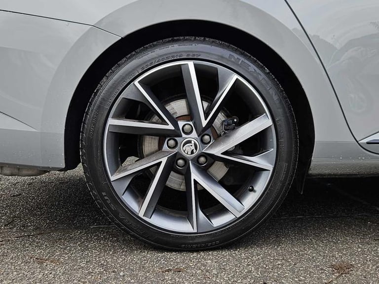 2021 Skoda Superb 2.0 TSI 190 Sport Line Plus 5dr DSG HATCHBACK PETROL Automatic