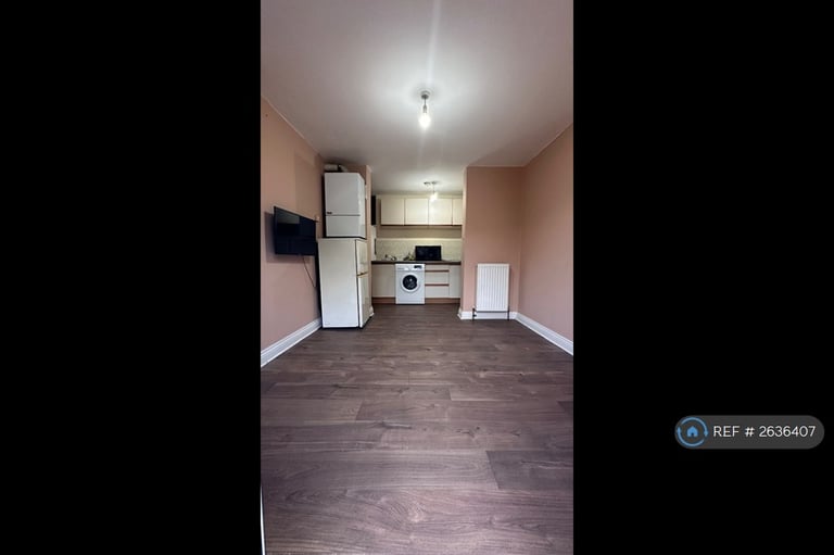 1 bedroom flat in Northbrook Rd, Essex, IG1 (1 bed) (#2636407)