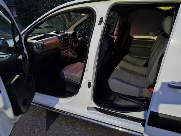 Factory Crew Van  Long Wheel Base Twin Side Loading Doors 2013 Peugeot Partner Professional HDI