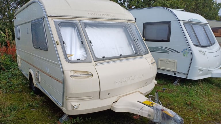 Avondale firefly 2 bearth caravan