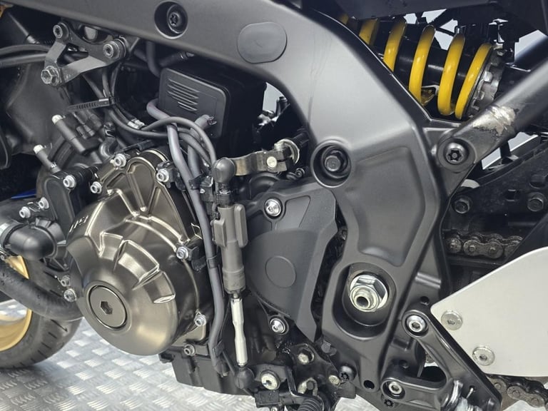 YAMAHA XSR 900