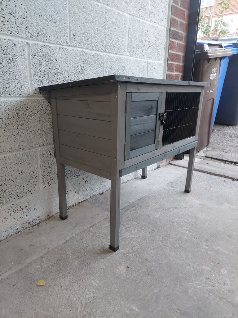 Rabbit / Guinea Pig Hutch 