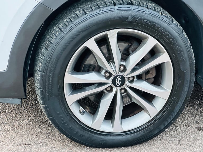 2016 Hyundai Santa Fe 2.2 CRDi SE 4WD Euro 5 5dr (5 seat) ESTATE Diesel Manual