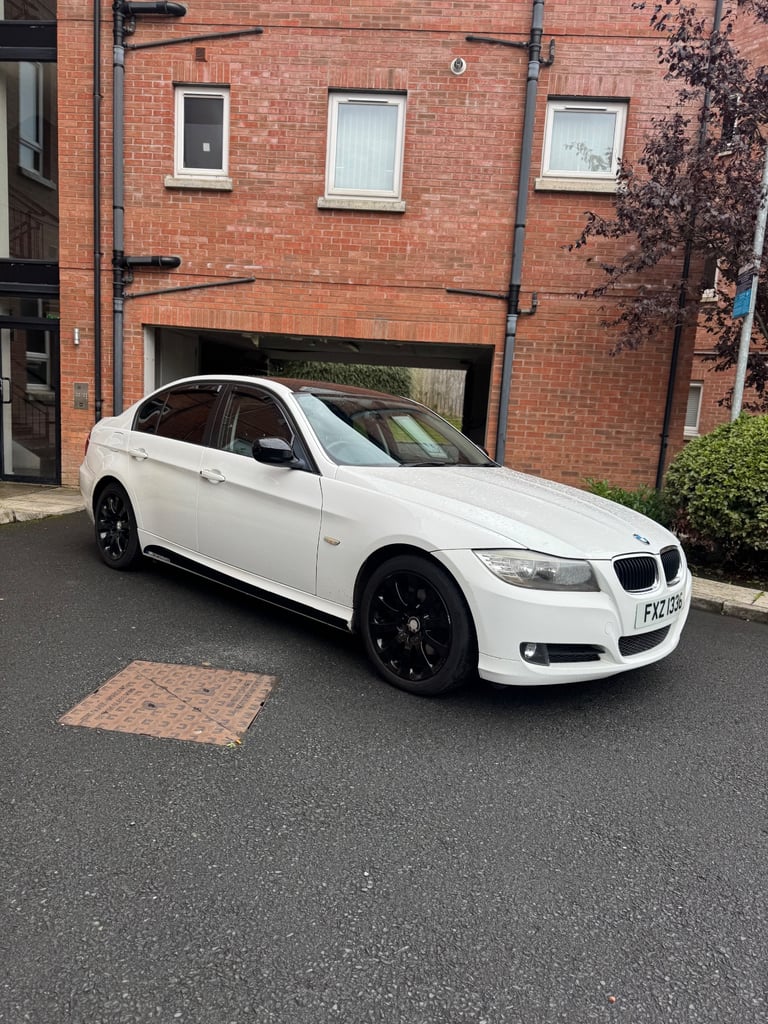 image for BMW, 3 SERIES, Saloon, 2010, Manual, 1995 (cc), 4 doors