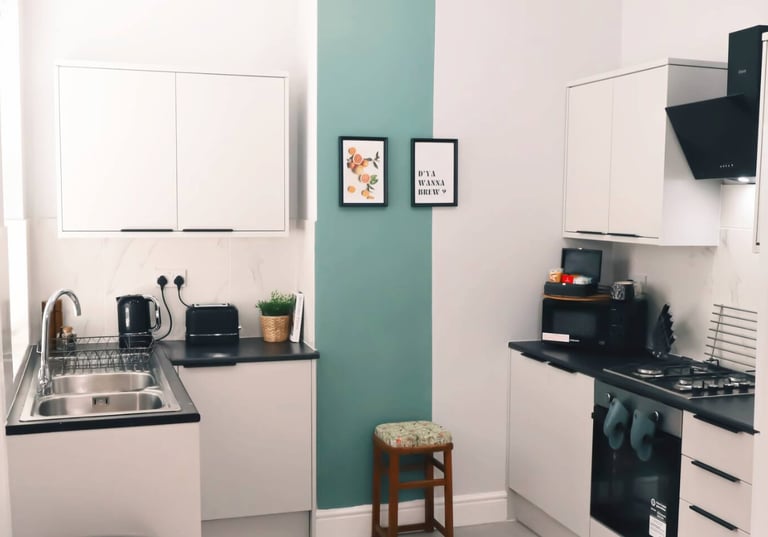 欢迎 Spacious 3-Bed Home Near Manchester City Centre – Short/Medium Stays, FREE CLEANING