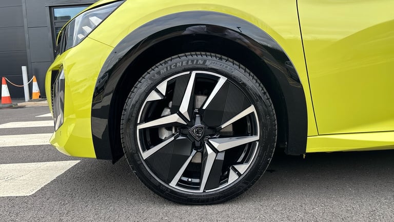 2025 Peugeot 208 1.2 PureTech MHEV GT Hatchback 5dr Petrol Hybrid e-DSC Euro 6 (s/s) (136 ps Hatc...