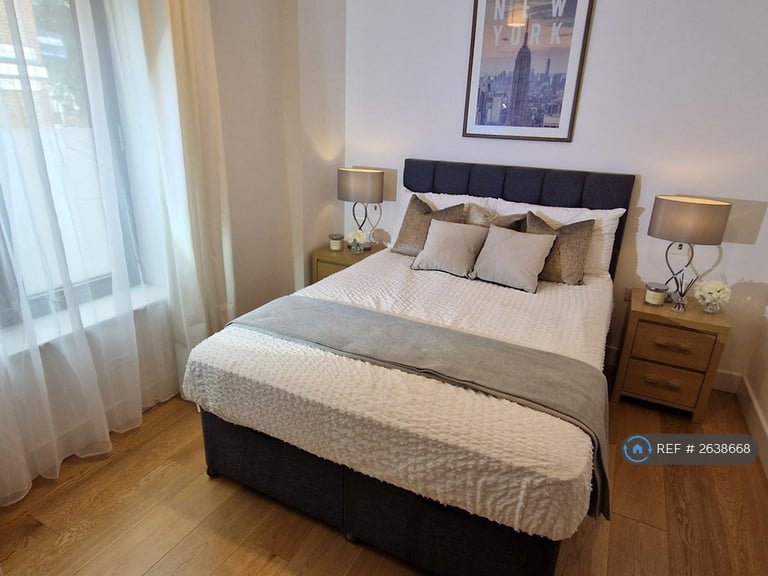 2 bedroom flat in Sugar Lane, London, SE16 (2 bed) (#2638668)