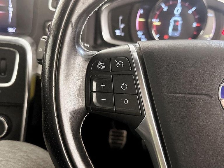 2018 Volvo S60 2.0 D4 R-Design Nav Euro 6 (s/s) 4dr Manual Saloon Diesel Manual