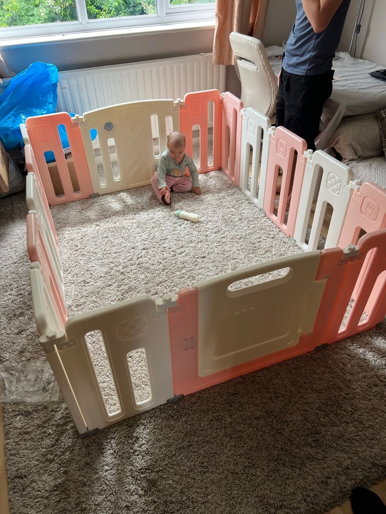 image for 16 Panel Foldable Baby and Children's Game Safety Fence, Easy to Install
