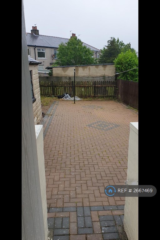 3 bedroom house in Kenmore Road, Bradford, BD6 (3 bed) (#2667469)