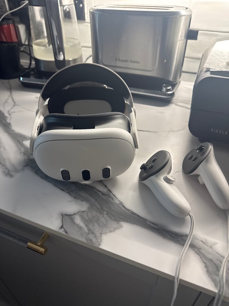 image for Meta Quest 3 512GB All-In-One Mixed Reality Headset