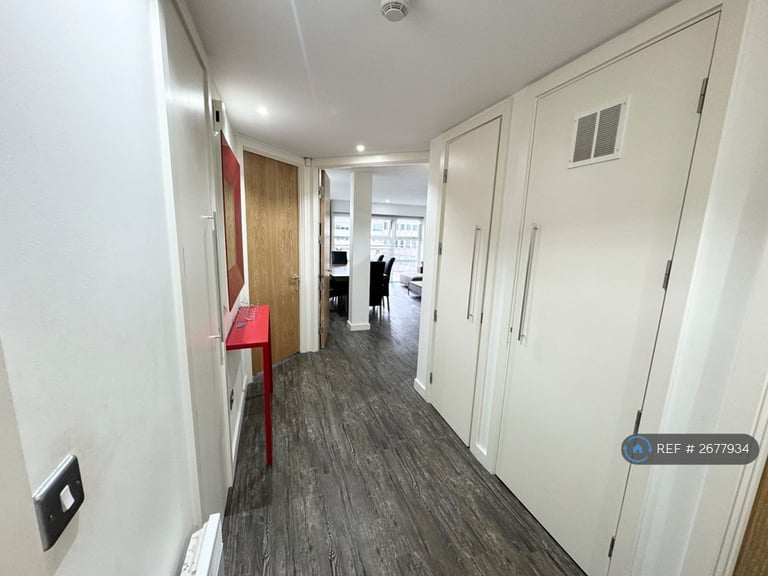 2 bedroom flat in Park View, Cardiff, CF10 (2 bed) (#2677934)