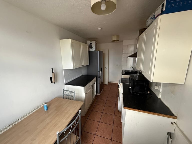 Spacious 3-Bedroom Flat to Rent — Bartletts House, 47 Vicarage Road, Dagenham, RM10 9SX 