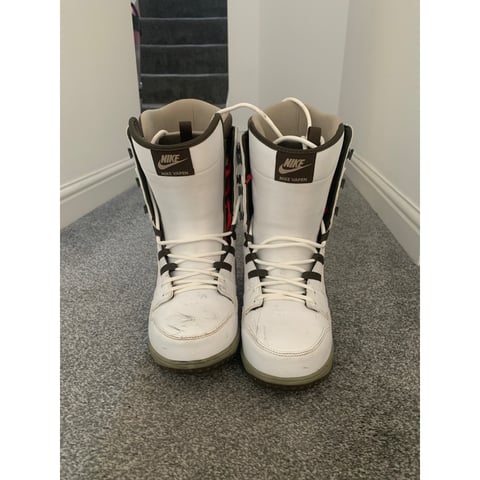 Nike Vapen Snowboard Boots Uk 9.5 (collection only) | in Carnoustie, Angus  | Gumtree