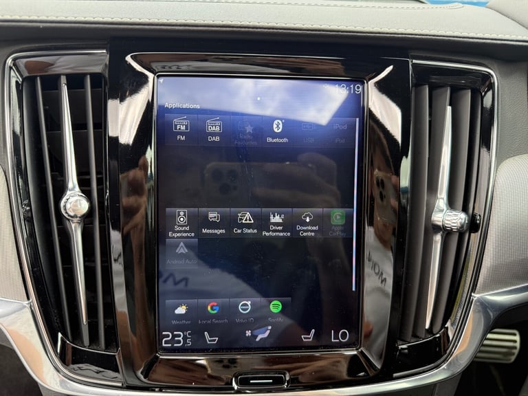 2018 Volvo S90 2.0 T8 Hybrid R DESIGN Pro 4dr AWD Geartronic SALOON Petrol Parallel Phev Automatic