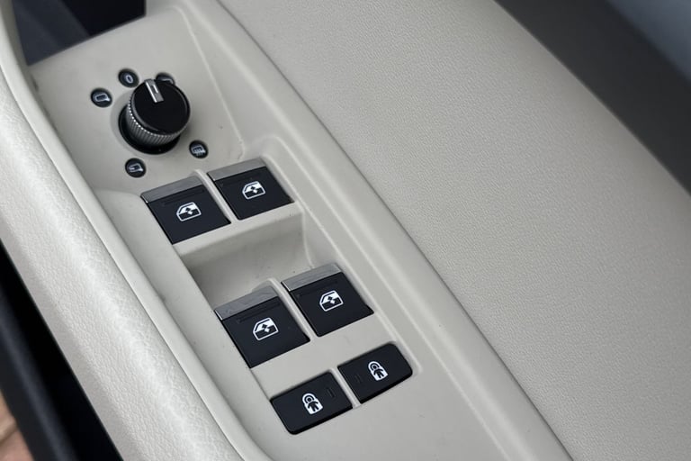 2022 Audi e-tron Sportback Technik 50 quattro 230,00 kW SUV ELECTRIC Automatic