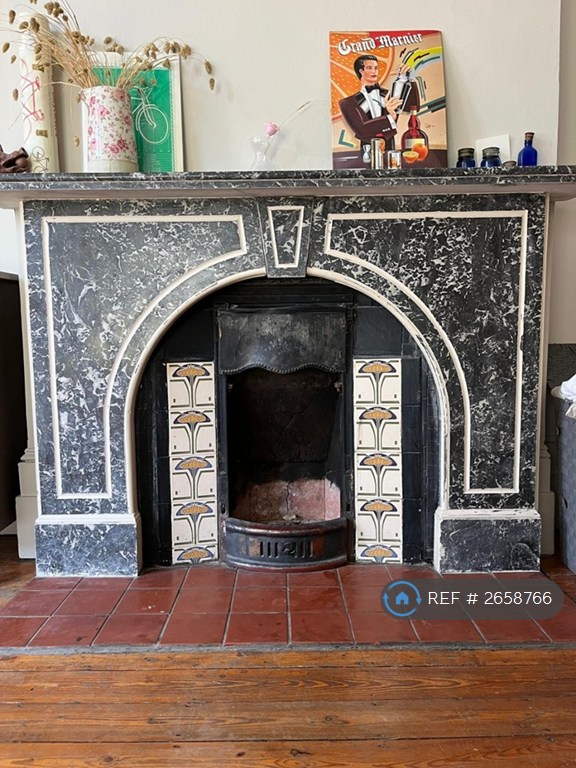 2 bedroom flat in Fountayne Road, London, N16 (2 bed) (#2658766)