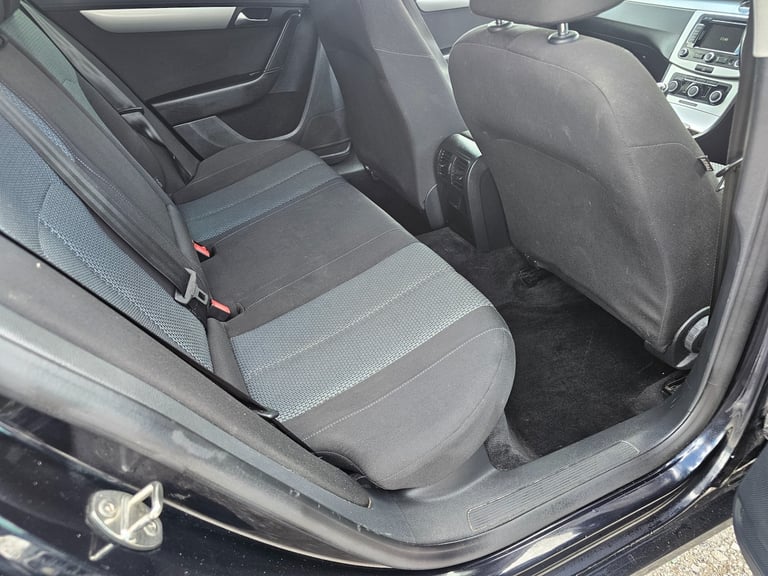 2014 Volkswagen Passat 1.6 TDI BlueMotion 4dr SALOON Diesel Manual