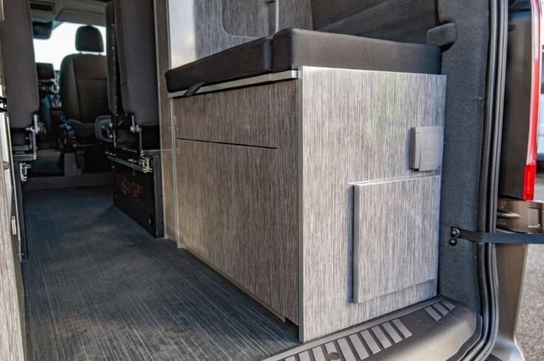 Wellhouse Ford Custom LUX XL 2