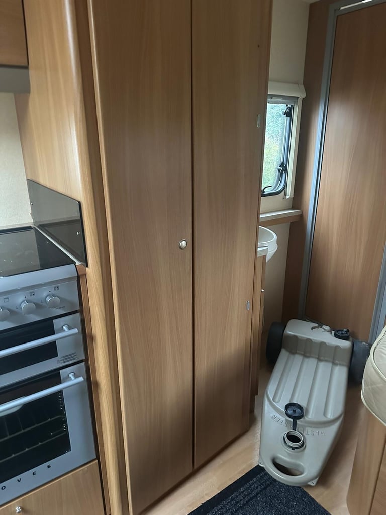2008 Swift charisma 555 4 Berth with fixed bed