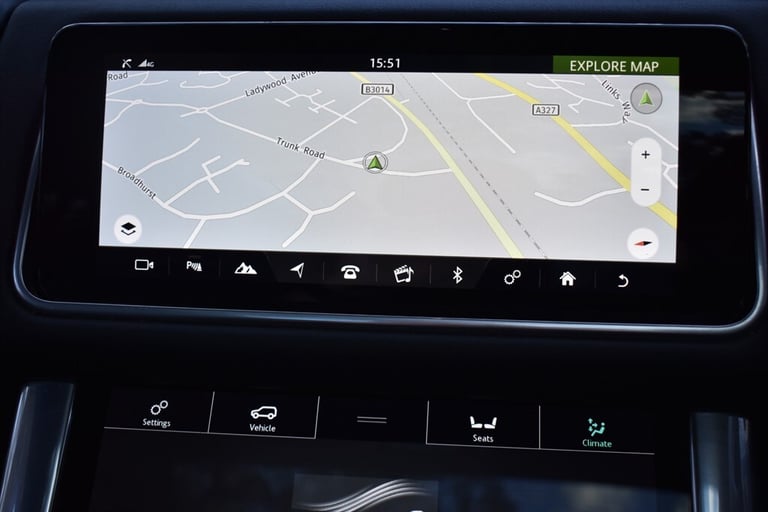 2021 Land Rover Range Rover Sport HSE SILVER+Panoramic Roof and Electric Deployable Tow Pack Esta...