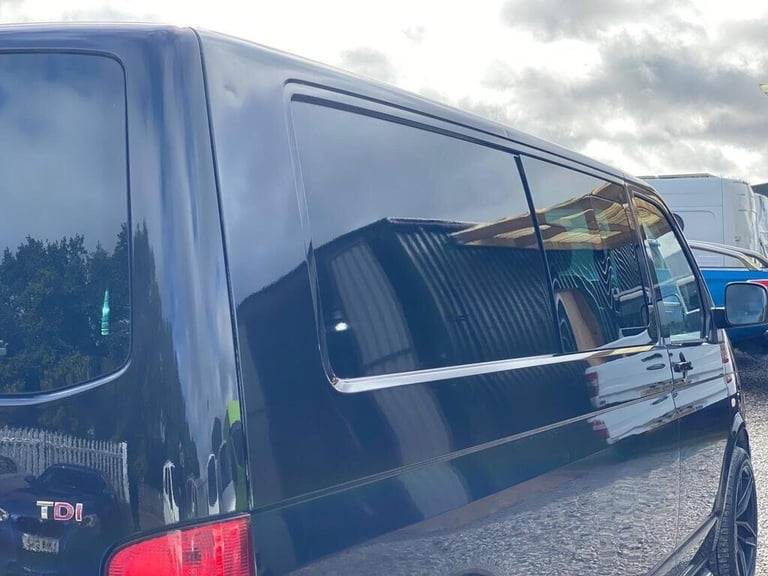 2006 Volkswagen Transporter 2.5 TDi T32 REAR LONGUE-5 BELTS-20 inch ALLOYS-PRIVATE PLATE MOTORHOM...