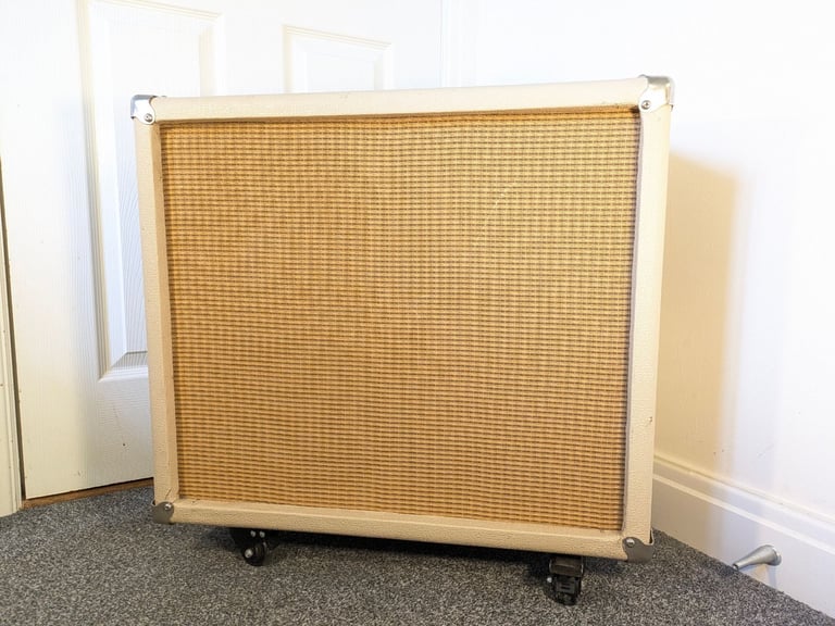 image for Zilla Guitar Cabinet two Celestion G12 speakers
