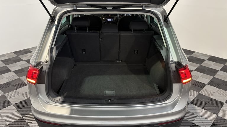 VOLKSWAGEN TIGUAN 2.0 TDI BlueMotion Tech SE Navigation 2016