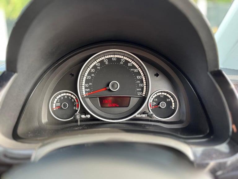 2015 Volkswagen up! 1.0 High up! Euro 5 5dr HATCHBACK Petrol Manual