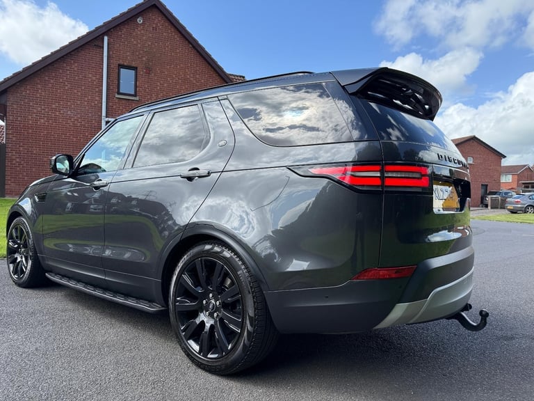 2017 Land Rover Discovery 5 3.0 TDV6 H.S.E LUXURY / 4X4 / 7 SEATER / AUTOMATIC 