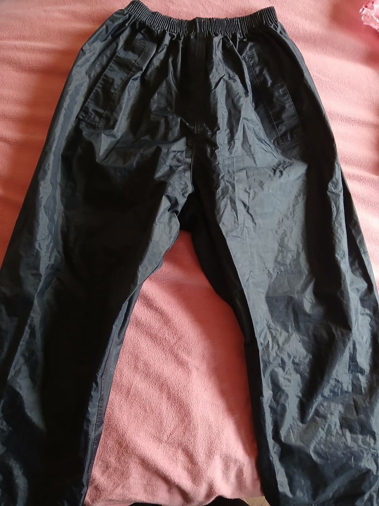 image for Waterproof trousers 7 to 8 years