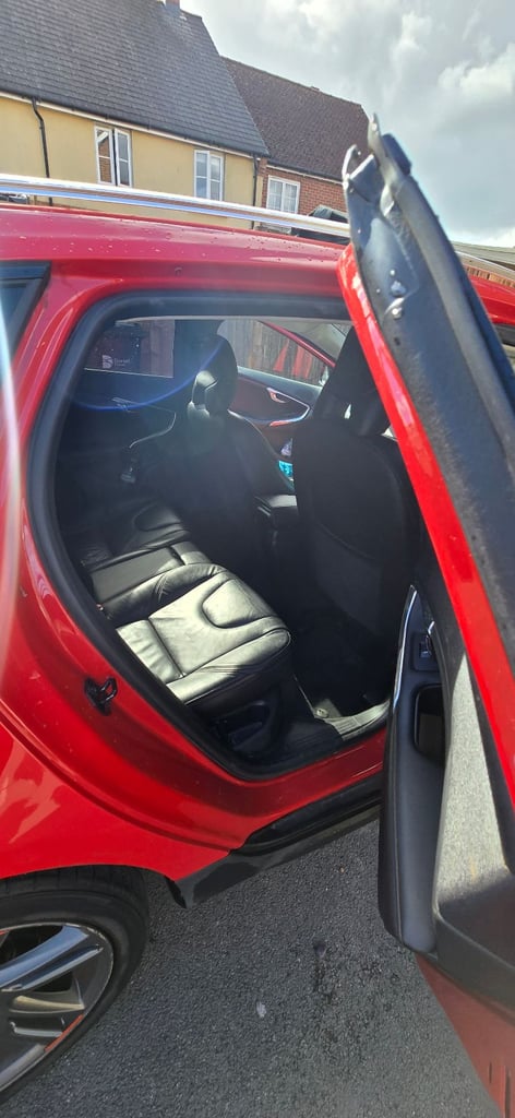 Volvo, V40, Hatchback, 2013, Manual, 1560 (cc), 5 doors