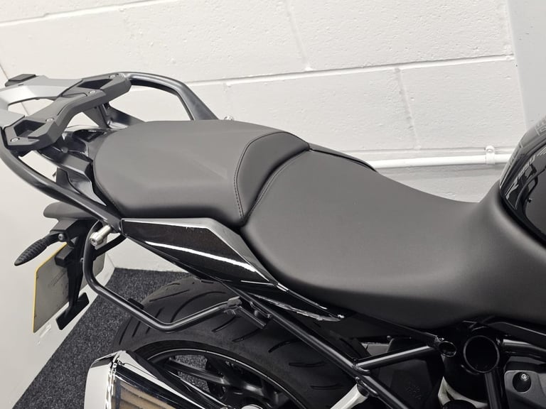 BMW R1250 R SE - FULL BMW HISTORY - LONG MOT 