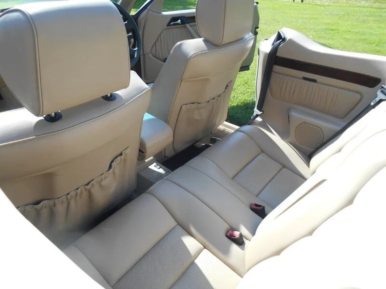 1994 Mercedes-Benz E Class E220 2-Door Petrol