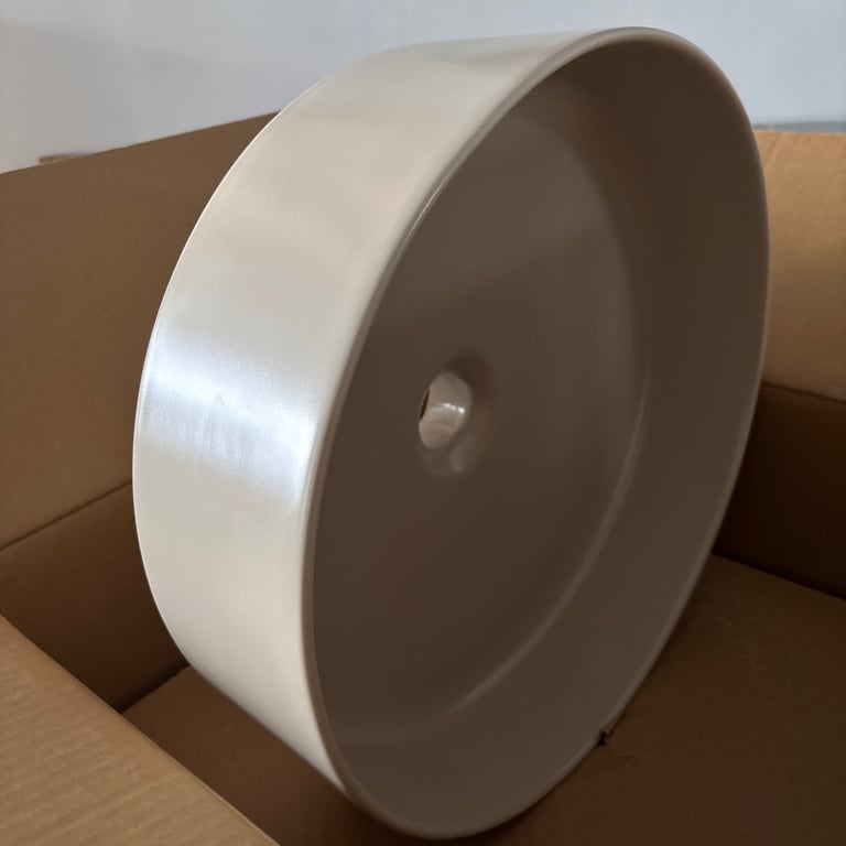 Ceramic countertop basin