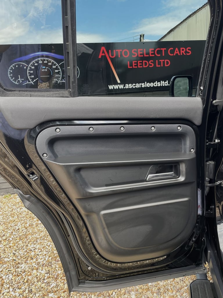 2021 Land Rover Defender 110 3.0 D250 MHEV SE Hard Top SUV 5dr Diesel Auto 4WD MWB Euro 6 (s/s) (...