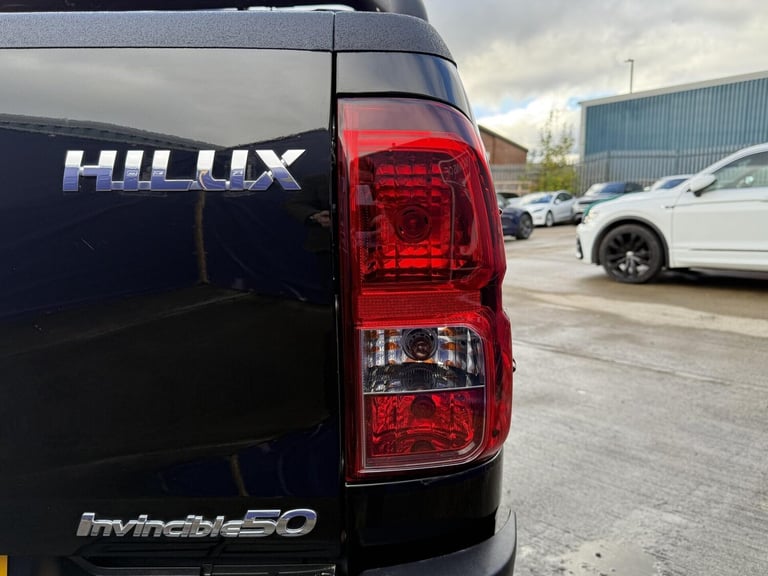 2019 Toyota Hilux 2.4 D-4D Invincible 50 Pickup Double Cab 4dr Diesel Auto 4WD Euro 6 (s/s) ( Pic...