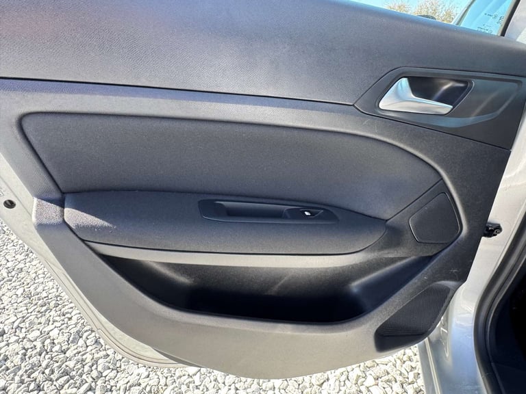 2016 Peugeot 308 1.6 308 Allure SW HDi Blue S/S 5dr Estate Diesel Manual