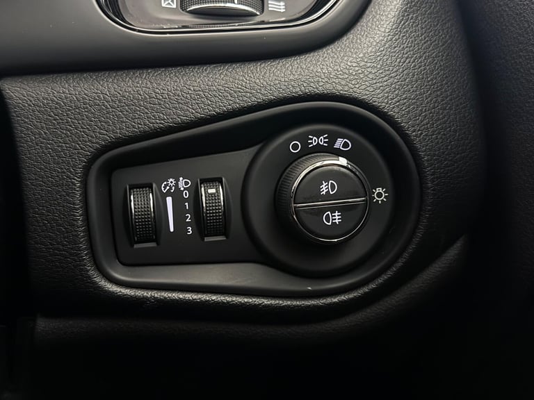 2020 Jeep Renegade 1.3 GSE T4 Night Eagle DDCT Euro 6 (s/s) 5dr ESTATE Petrol Automatic