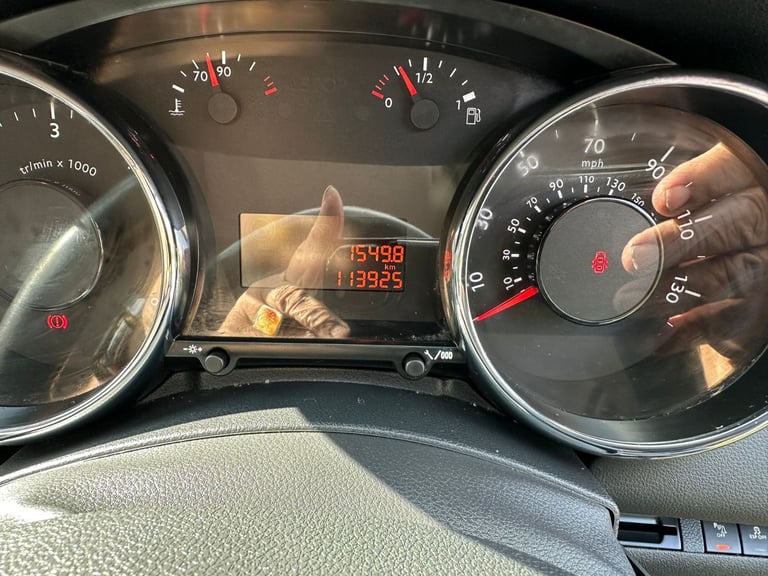 Peugeot 3008 HDI Active 1.6L Diesel! With Full Service History!